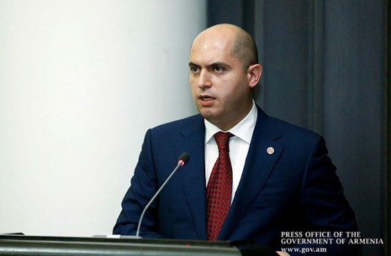 «Շատ օպերատիվ է պետք դիտարկել մանկապարտեզների, դպրոցների, բուհերի և այլ ուսումնական հաստատությունների գործունեության հարցը». Արմեն Աշոտյան