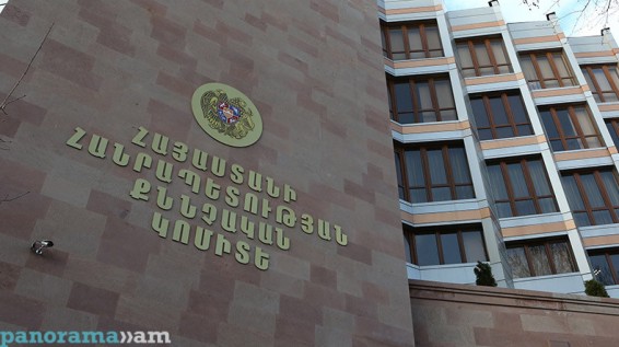 Անձին մեղադրանք է առաջադրվել՝ դատախազին սպառնալու և նրա գույքը դիտավորությամբ ոչնչացնելու համար