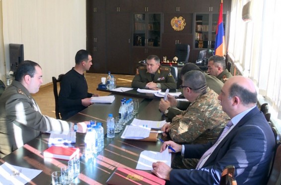 ՀՀ ԶՈՒ ԳՇ պետն ընդունել է տարբեր բնույթի հարցերով դիմած քաղաքացիներին