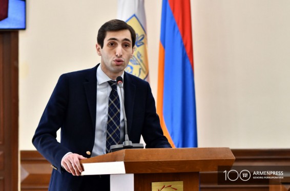 Օղակաձև զբոսայգու մեջ տրվել է նոր շինթույլտվություն. Դավիթ Խաժակյանը քաղաքապետից պատասխան է ակնկալում