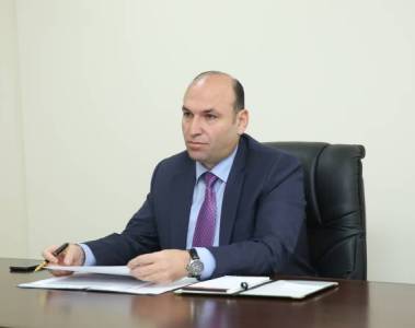 «Ժողովուրդ». ԴԱՀԿ պետի նեղվածությունն ու նախարար Ռուստամ Բադասյանի քավորը