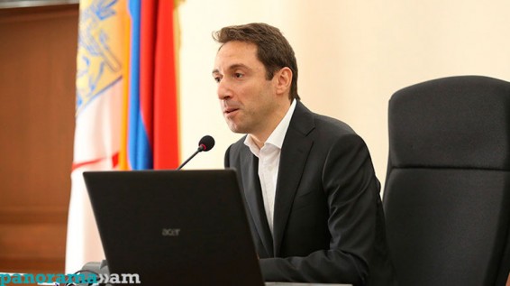 А. Марутян решил провести заседание Совета старейшин Еревана в фойе мэрии