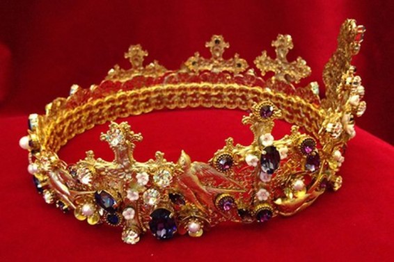 5 միլիոն ֆունտով որոշվել է անգլիական թագի ճակատագիրը