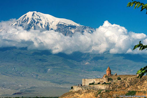 Ս. Գրիգոր Լուսավորչի չարչարանքների ու վիրապ մտնելու հիշատակության օրն է