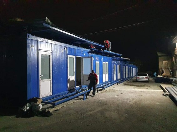 В сети появились кадры строительства новых модулей инфекционной больницы Еревана