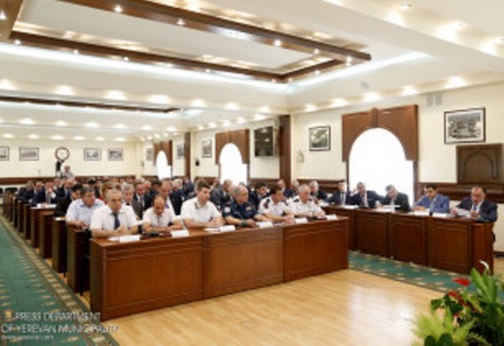 Տարոն Մարգարյանը վարչական շրջանների ղեկավարներին հանձնարարել է պատրաստվել ՀՀ անկախության 25-ամյակի միջոցառումներին