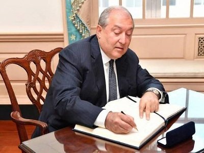 Արմեն Սարգսյանը հանդես է եկել հայտարարությամբ. Նա ստորագրել է աղմկահարույց փաթեթը