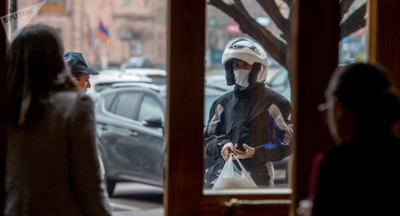 Продавцы должны быть в перчатках и масках: проверки Инспекции труда Армении