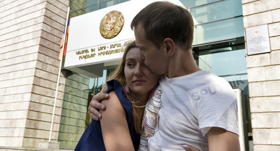 Суд завершен: единственное, что увидели Мироновы в Армении - стены КПЗ