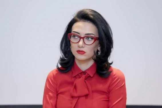 «Արցախյան թավիշն այլ բանի կարող է վերածվել». Արփինե Հովհաննիսյան
