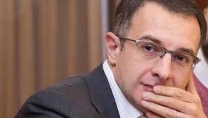 Լևոն Տեր–Պետրոսյանը վերջին մարդն է, որը կարող է ինչ որ կոչեր հնչեցնել, թե երկիրն ինչպես հանել ճգնաժամից. Արեն Ապիկյան