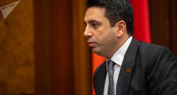 Звонят людям и притворяются Пашиняном: Ален Симонян рассказал о телефонных хулиганах