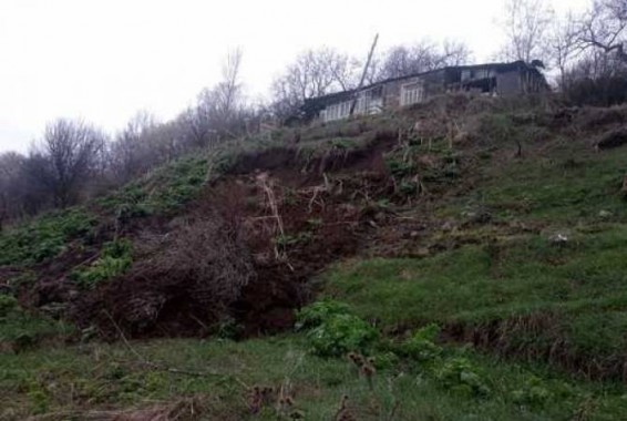 Пострадавших в результате оползня в Артаване нет