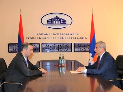 Արցախի ԱԳՆ ղեկավար Մասիս Մայիլյանը հանդիպել է ՀՀ ԱԽ քարտուղար Արմեն Գրիգորյանի հետ