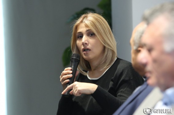 Արտգործնախարարն ու իր տեղակալը 300 տոկոս անճշտությամբ թվեր են ներկայացնում. մնում է հարցնել՝ կարո՞ղ է Լավրովի հետ էլ են այդպես բանակցում՝ չհասկանալով փուլայինն ու փաթեթայինը. Էլինար Վարդանյան