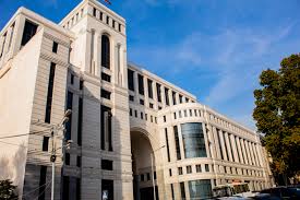 ԱԳՆ. Լարսում գտնվող ՀՀ քաղաքացիներին կոչ ենք անում վերադառնալ իրենց բնակության վայրեր