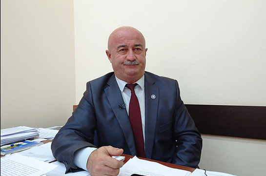 «Զվարթնոցում» մաքսային տեսուչի պաշտոնի համար 37 դիմողից ընտրել են Հովիկ Աղազարյանի որդուն. Hraparak.am