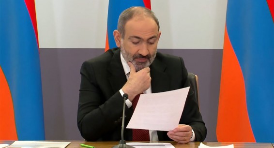 Работать без документов в Армении будет нельзя – Пашинян пояснил, что изменится