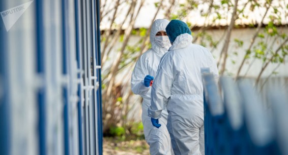 Коек в реанимациях для зараженных COVID-19 не так много: Торосян о негативном сценарии