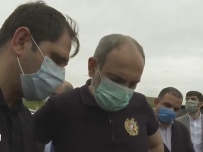 «Պարոն Փաշինյան, ձեզ ճիշտը չեն ասում, բերել են ստեղ, որովհետեւ ստեղ ծիրան կա, իմ դաշտում չկա». Գյուղացին վարչապետին