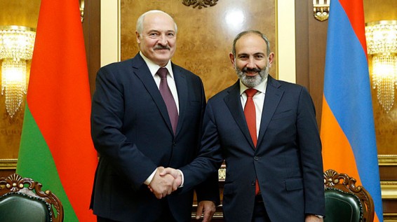 Փաշինյանը հեռախոսազրույց է ունեցել Լուկաշենկոյի հետ