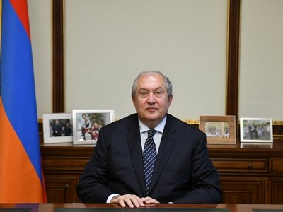 Նախագահ Արմեն Սարգսյանը մասնագիտական տոնի առթիվ շնորհավորել է բուժաշխատողներին