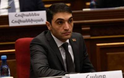 «Հրապարակ».Քաղաքական թրաֆիքինգ. Սիմիդյանը Ծառուկյանի քվեարկության մասին տեսանյութ է պահանջել «Իմ քայլի» պատգամավորներից