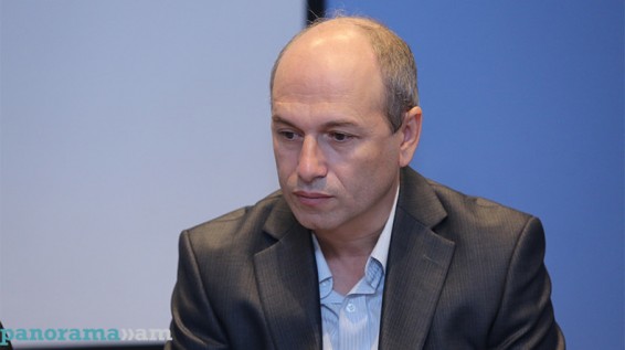 Գեղամ Նազարյան. Էդմոն, ծախվըմ ե՞ս