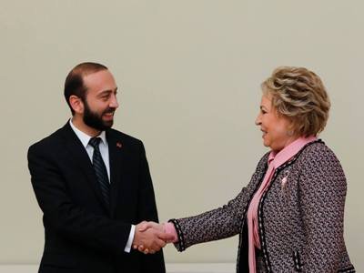 Արարատ Միրզոյանը հեռախոսազրույց է ունեցել Վալենտինա Մատվիենկոյի հետ