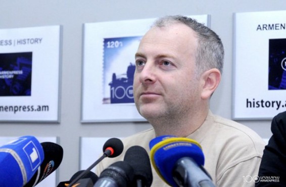 Известный политолог отказался от взятки взамен на критику Армении