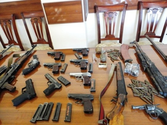 Ոստիկանության ծառայողների բացատրական աշխատանքների շնորհիվ՝ զենք-զինամթերքի կամավոր հանձնումը շարունակվում է