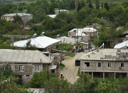 Այգեպարում հակառակորդի հրետակոծությունից վնասված տներից մի քանիսն արդեն վերականգնվել են