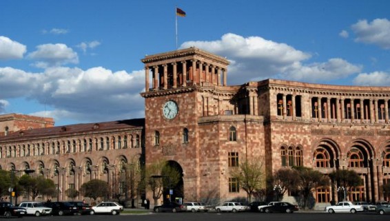 Կառավարության դիմաց բողոքի ակցիաներ են. ուղիղ