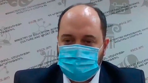 VIDEO: ԿԳՄՍ նախարար Արայիկ Հարությունյանը ծնողական ժողով է հրավիրել