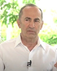 Դուք լավություն չեք անում. որեւէ լուրջ բան չի արվել Հայաստանում բիզնեսները փրկելու համար. Ռոբերտ Քոչարյան