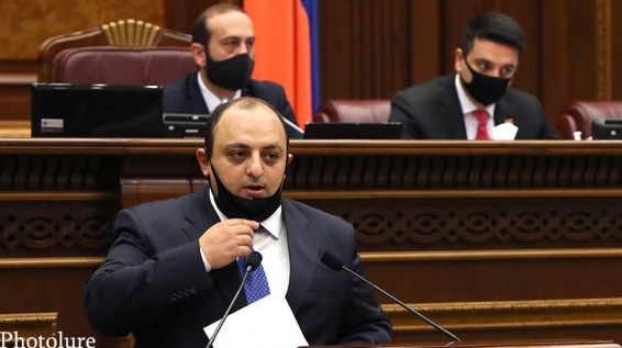 ԱԺ-ն արտահերթ նիստը սկսվեց նոր պատգամավորով