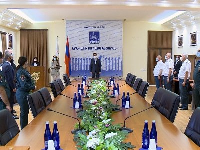 «Մեր կողքին իսկական հերոսներ են կանգնած». Հայկ Մարությանը պարգեւատրել է ԱԻՆ աշխատակիցներին