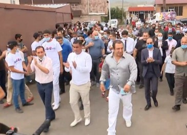 «Իշխանությունը պետք է վախենա ոչ թե Ծառուկյանից, այլ ժողովրդից».ԲՀԿ նախագահն այցելել է Ապարան