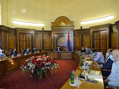 Կայացել է Սահմանադրական բարեփոխումների հանձնաժողովի նիստը. քննարկել են իշխանությունների միջև փոխադարձ հարգանքի հարցը