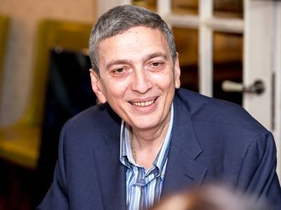 Եթե որոշեն, որ մինչեւ հունվարի 11-ը սաղս պտի մեռնենք, դագաղները էլի ստիպելու են «Տավուշդագաղից» առնե՞նք. պրոդյուսեր