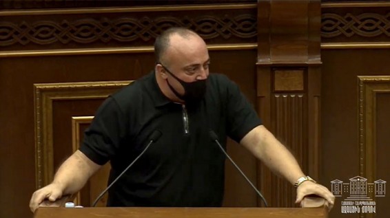 Մատների արանքով էլ չէ՝ վաբշե, սաղ արաքներով էլ նայել են. Արթուր Դալլաքյան