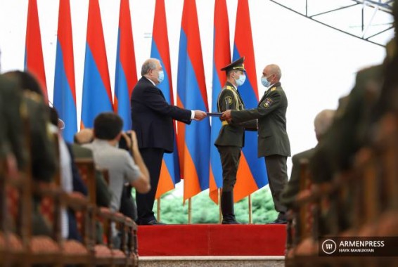Президент Армении по случаю Дня независимости вручил награды представителям различных сфер