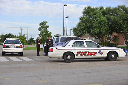 Անհայտ անձինք Տեխասի դպրոցում կրակ են բացել