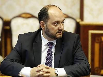 Министр образования Армении хочет лишить Саакашвили звания почетного доктора ЕГУ