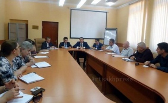 Արման Թաթոյանը հանդիպել է Արցախի հասարակական կազմակերպությունների հետ