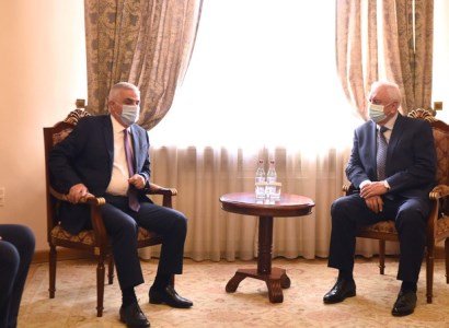 Մհեր Գրիգորյանը հանդիպել է ԵՏՀ Կոլեգիայի նախագահին եւ անդամներին. ներկայացվել է ԼՂ հակամարտության գոտու իրավիճակը