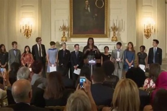 Միշել Օբաման հանդիպել է ԱՄՆ-ի երիտասարդ բանաստեղծների հետ