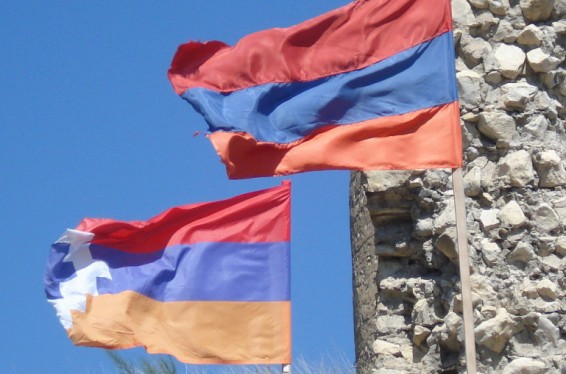 Հայաստան-Արցախ ելքի և մուտքի վերաբերյալ տեղեկությունների համար զանգահարել՝ +37447 95 42 29, +37447 94 45 29 հեռախոսահամարներով. Հայկական միասնական տեղեկատվական կենտրոն