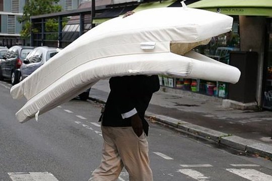 Տեխասում խանութը ներողություն է խնդրել ներքնակների «տհաճ և անճաշակ» գովազդում երկվորյակ աշտարակների կերպարի համար