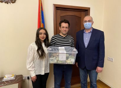 Լեւոն Արոնյանն այցելել է «Հայաստան» հիմնադրամ եւ փոխանցել հանգանակած 1 358 000 դրամը